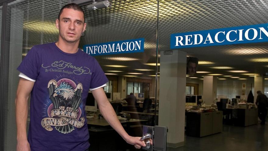 Andrija Delibasic posa en la redacción de INFORMACIÓN, hace 15 años.