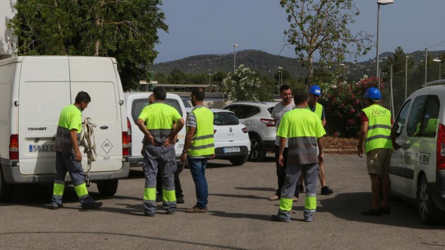 Los trabajadores, esta mañana.