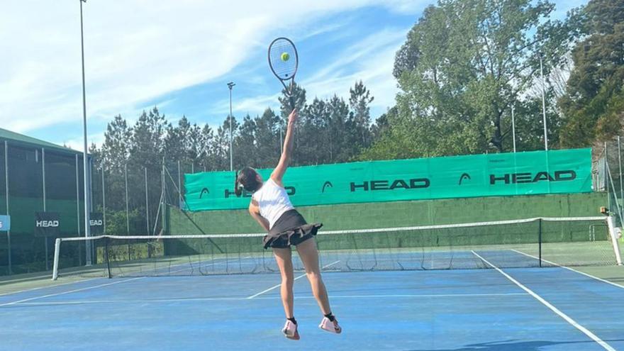 La tenista Candela Fajardo, invitada a los torneos W50 y W35 | CEDIDA