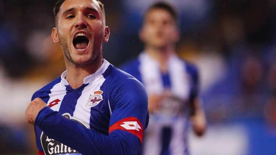 Lucas Pérez celebra su gol de ayer contra el Eibar.