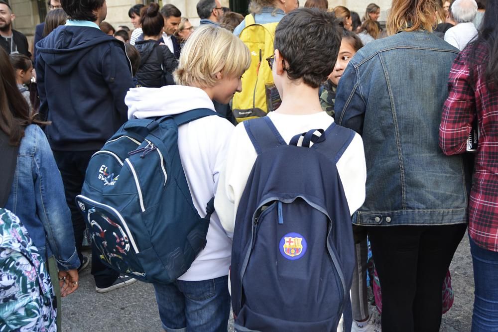 Los alumnos de Infantil, Primaria y Educación Especial comienzan hoy un nuevo curso. En A Coruña, son casi 20.000 niños los que acudirán hoy a clase para reencontrarse con sus compañeros.