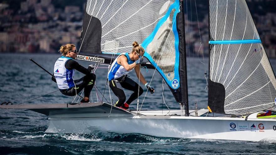 Patricia Suárez y Nicole Van der Velden, en la World Cup de Génova. // @Sailing Energy