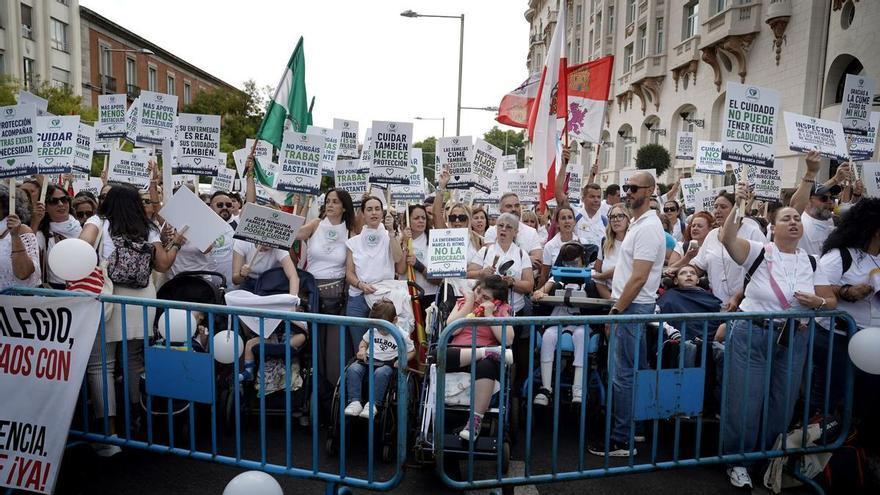 El Gobierno aprobará la nueva prestación para padres con hijos enfermos en octubre e incluirá "casi todas" las demandas de las familias