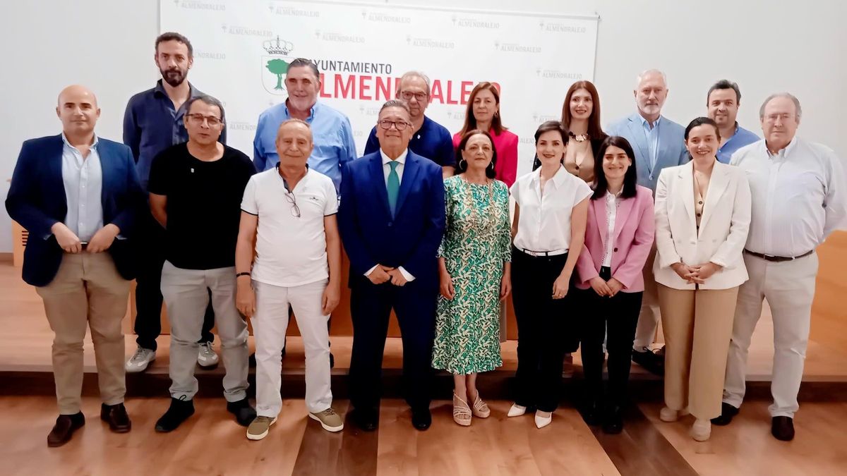 Homanaje a funcionarios jubilados por Santa Rita.