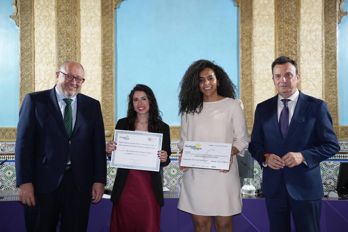 La UCO y Caja Rural del Sur premian a los mejores expedientes de grado ...