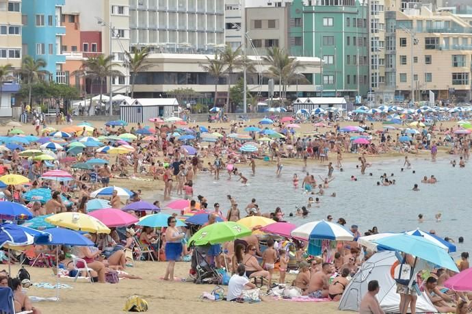 24-06-2019 LAS PALMAS DE GRAN CANARIA. Vistas de la playa de Las Canteras en la tarde de San Juan  | 24/06/2019 | Fotógrafo: Andrés Cruz