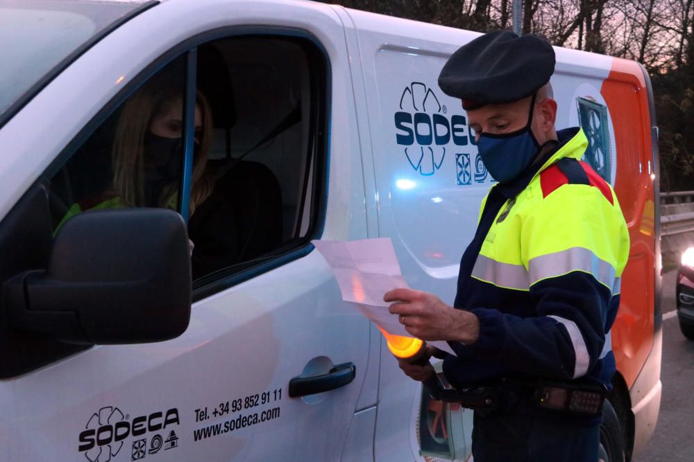 Cues de vehicles a Ripoll.