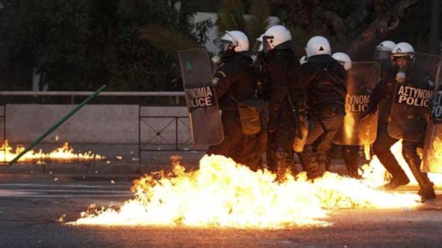 Graves enfrentamientos en Grecia