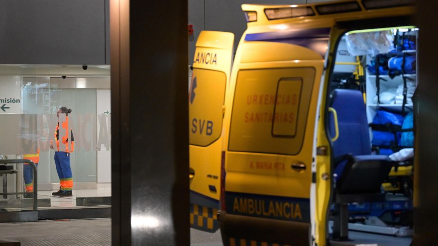 Un herido en Carballo al salirse un coche de la calzada en la AG-55