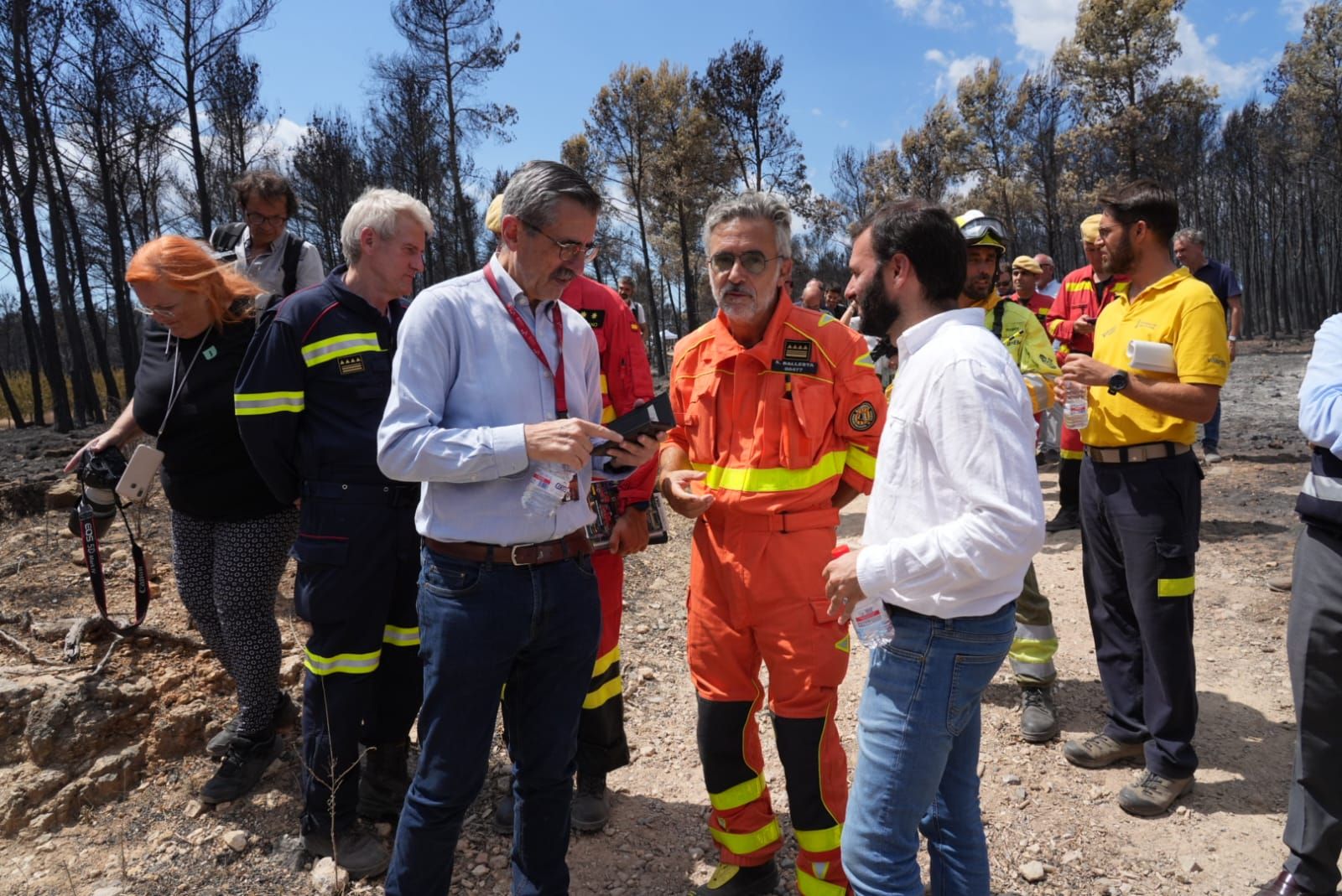 Las imágenes de la visita de Pedro Sánchez a la zona del incendio de Bejís