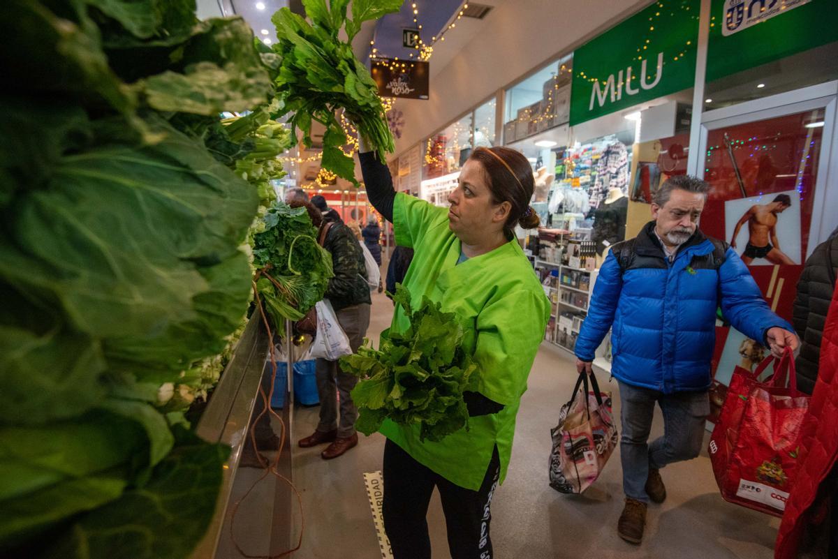 Encendido de las luces de Navidad en el mercado de Elviña de A Coruña