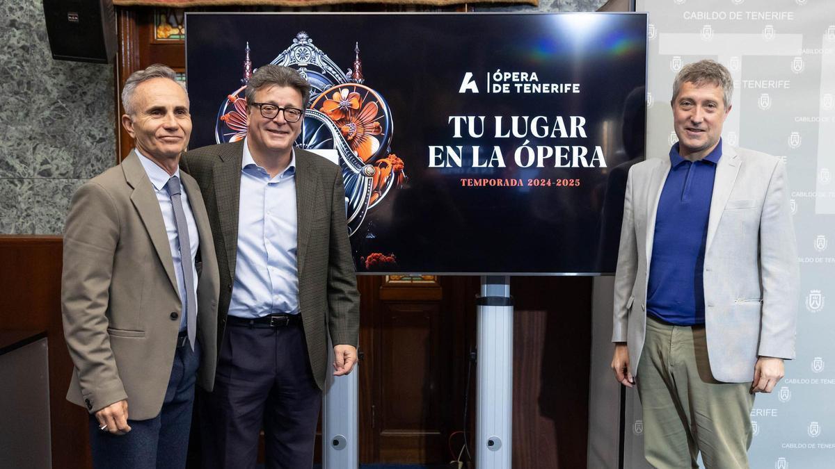 Horacio Umpiérrez, José Carlos Acha y José Luis Rivero este jueves en la presentación.