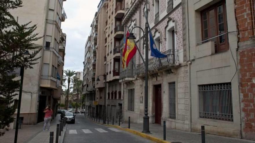 Fachada del Ayuntamiento de Crevillent.