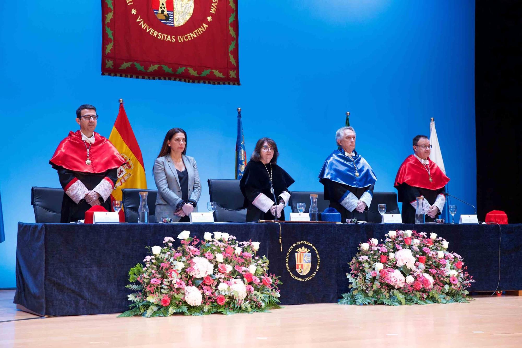 La Universidad de Alicante (UA) clausura el curso con la investidura de 125 nuevos doctores