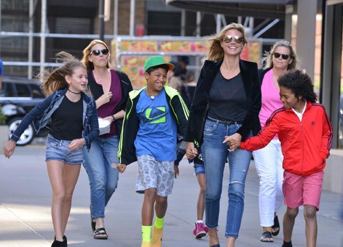Heidi Klum y sus hijos de paseo por Manhattan.