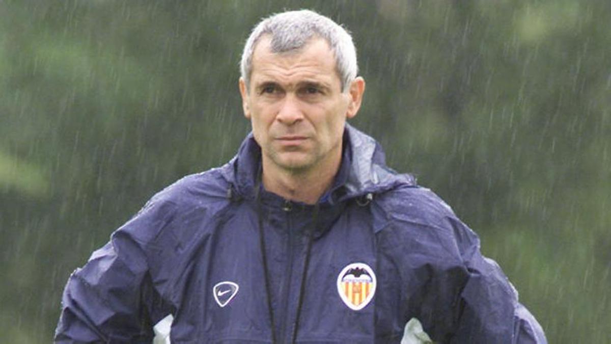 Héctor Cúper entrenó al Valencia durante dos campañas tras salir con éxito del Mallorca