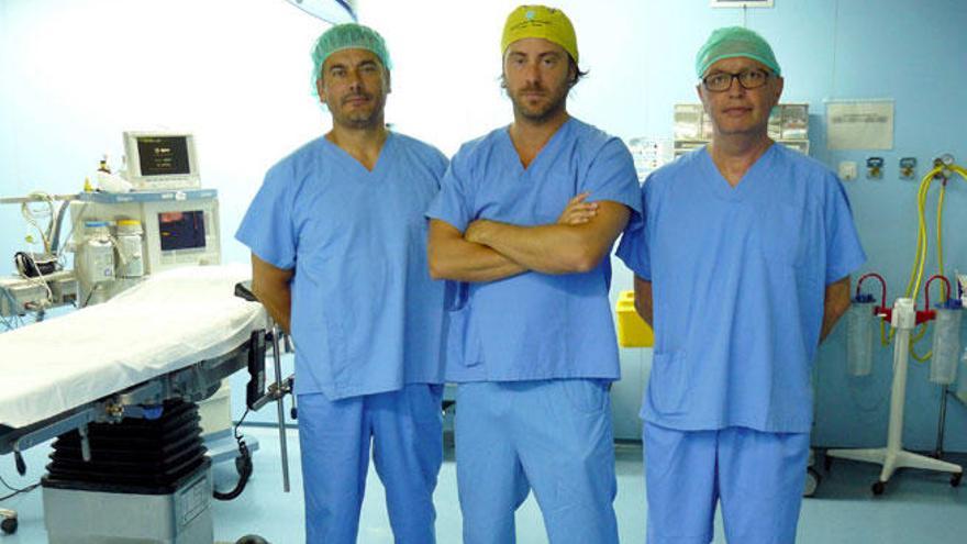 El equipo médico que lideró la intervención.