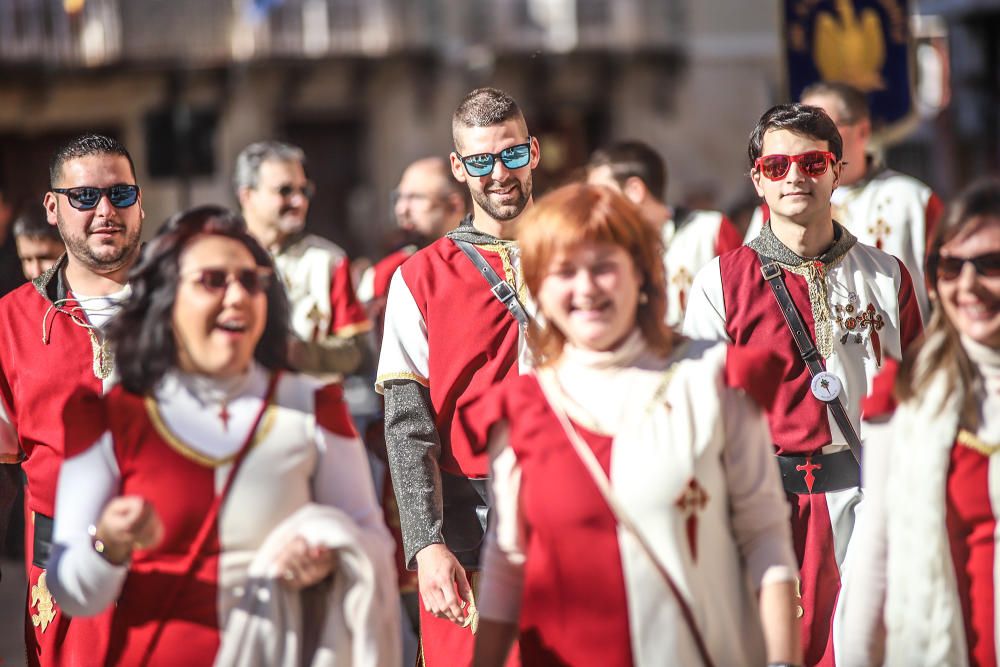 Orihuela celebra el tradicional Medio Año de la fiesta de Moros y Cristianos.