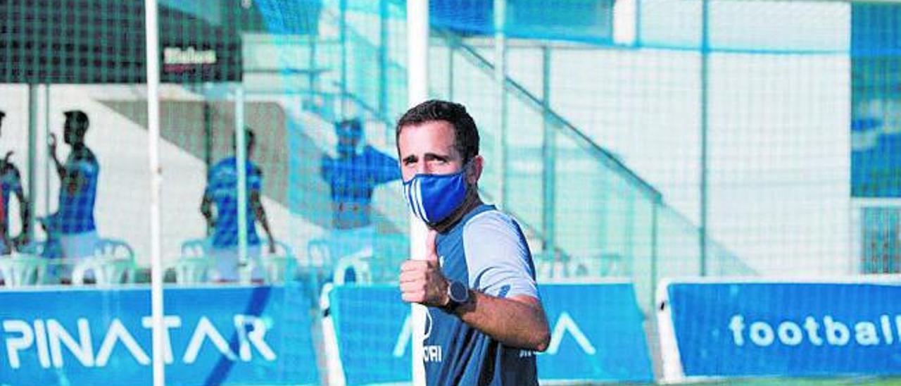 Jesús Estrada, duranteuna sesión deentrenamiento delAtlético Baleares.