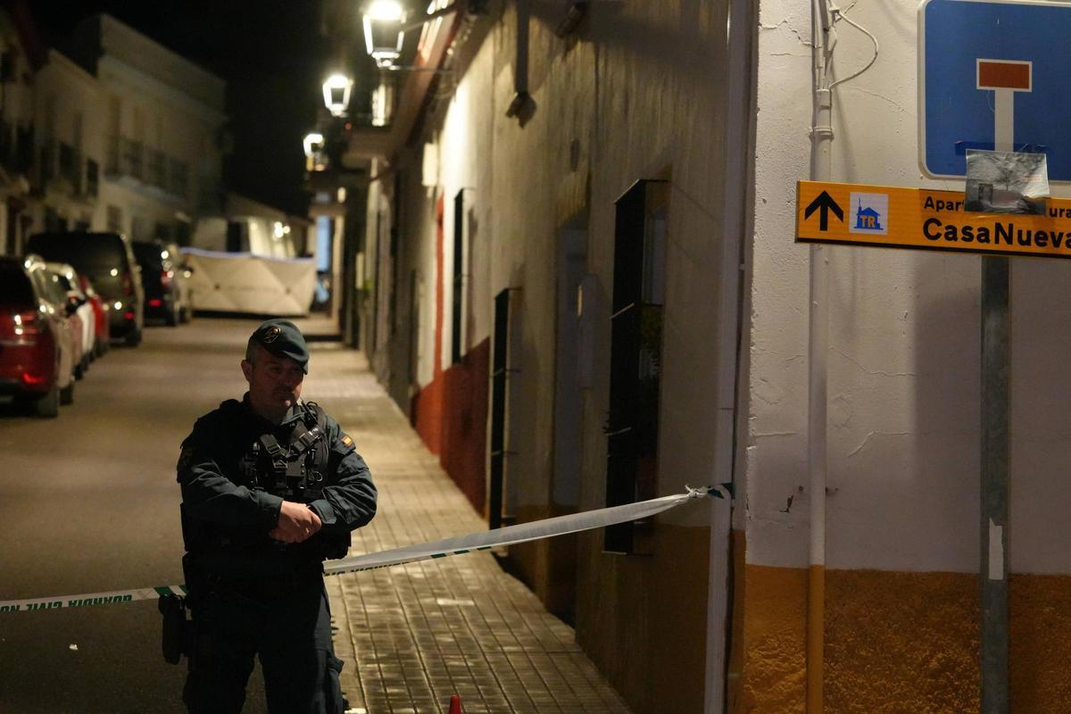 Fotogalería | El despliegue de la UCO en Hornachos, en imágenes