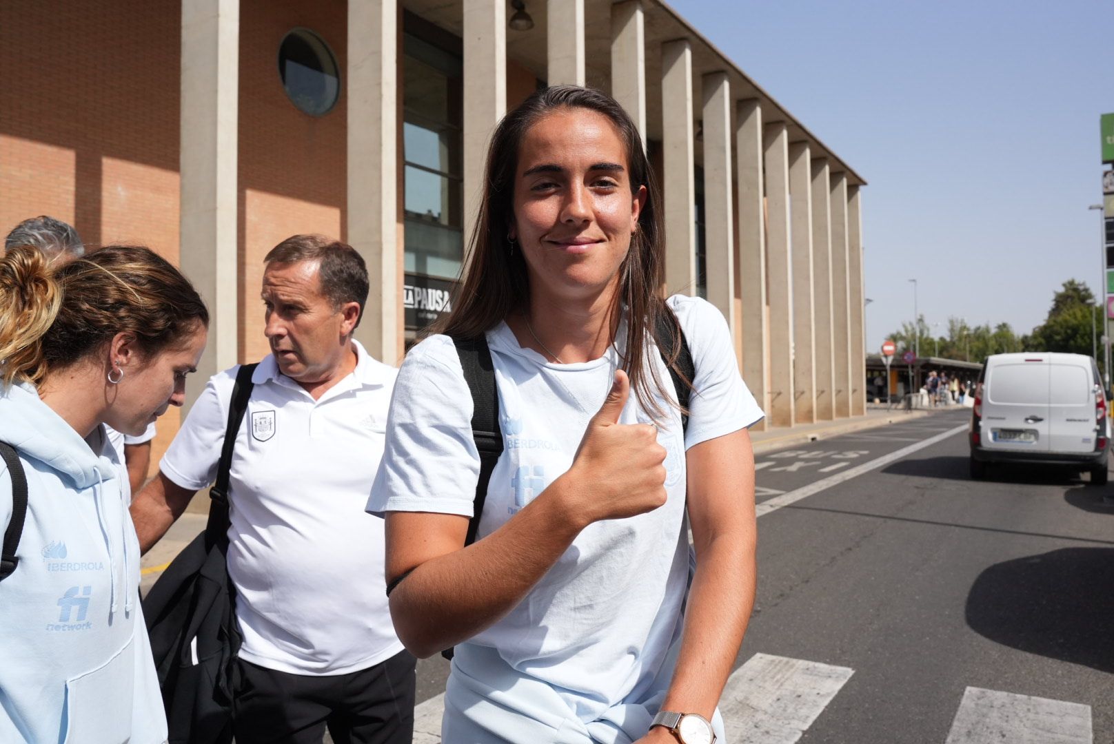 Las imágenes de la llegada a Córdoba de la selección española femina de fútbol