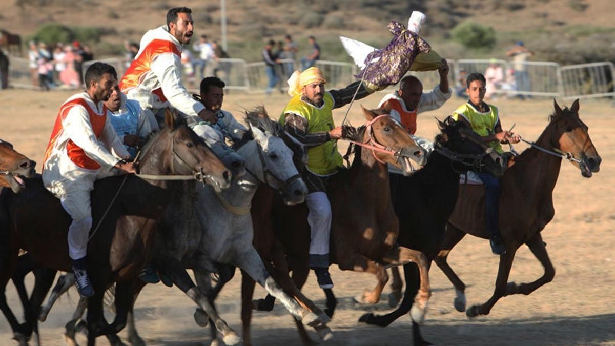 Exotismo, caballos y una muñeca hacen Mata, la Gran Fiesta de Tánger