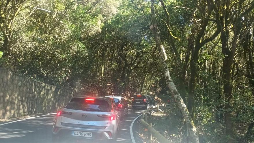 Las colas para subir a Cruz del Carmen no descansan ni el Día de Todos los Santos