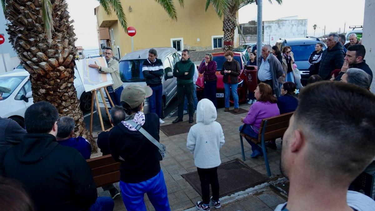Reunión con los vecinos de La Monja.