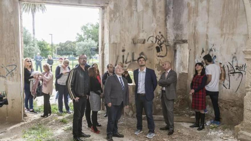 Los asistentes al acto, en el interior de la Torre Ansaldo.