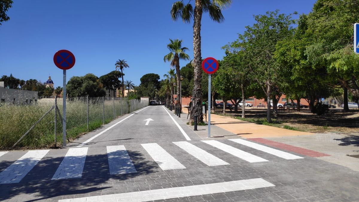 Nuevo vial de acceso al centro de salud.