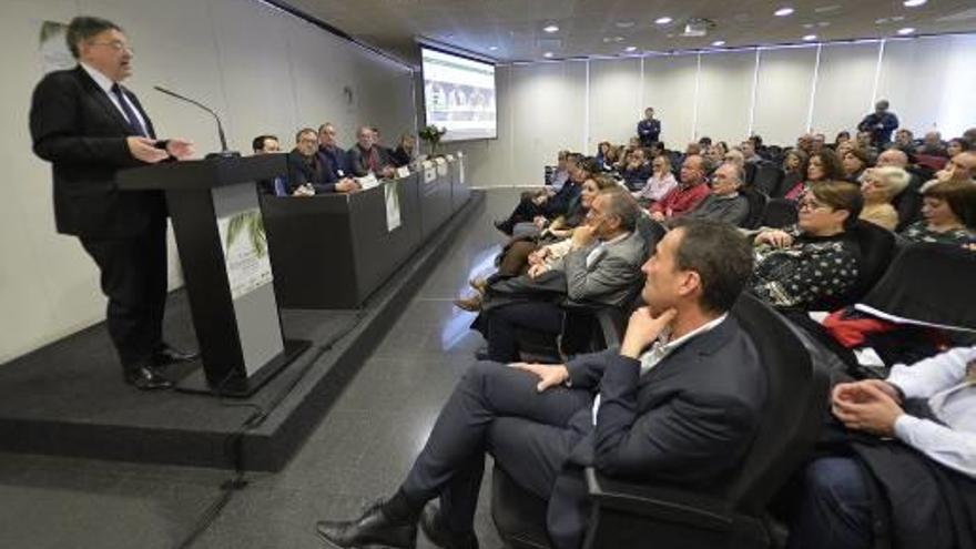 El presidente de la Generalitat, Ximo Puig, en el congreso de directores de institutos.