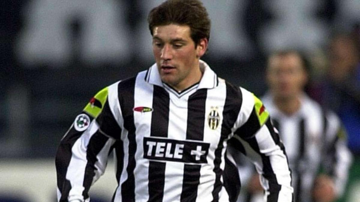 Fabian O'Neill con la camiseta de la Juventus
