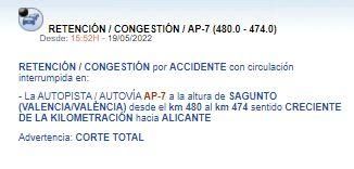 Aviso publicado por la DGT del accidente y del atasco que ha provocado.