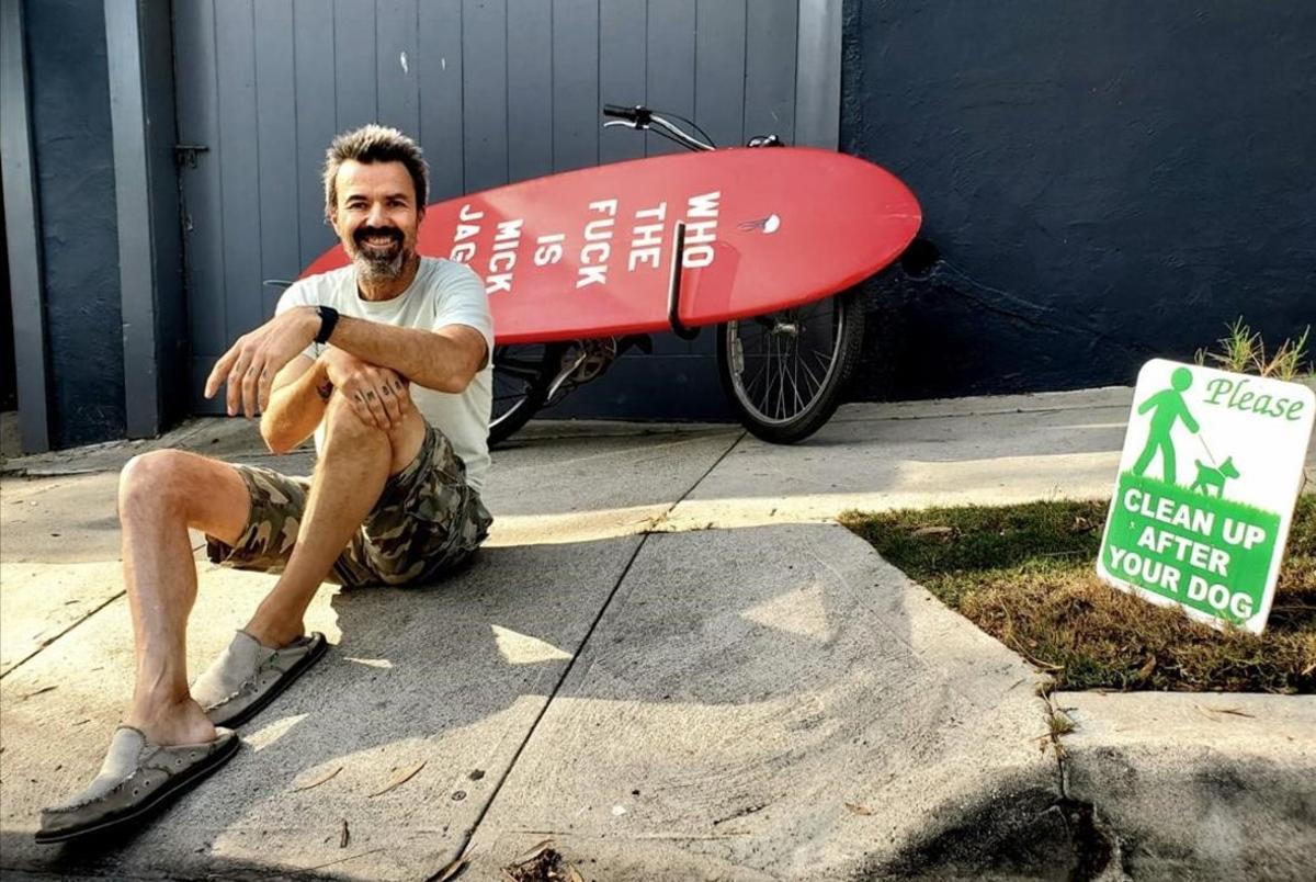 Pau Donés, amante del surf en su etapa californiana.