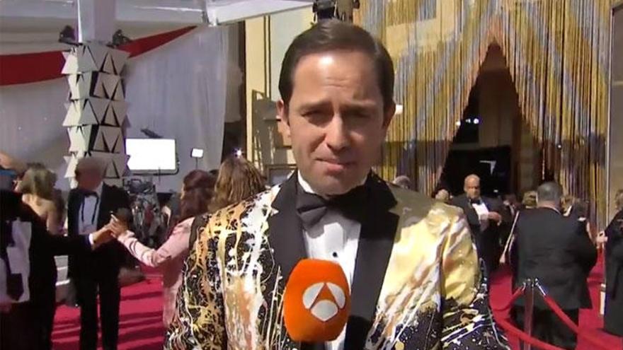 José Ángel Abad sorprende con su look en los premios OScars