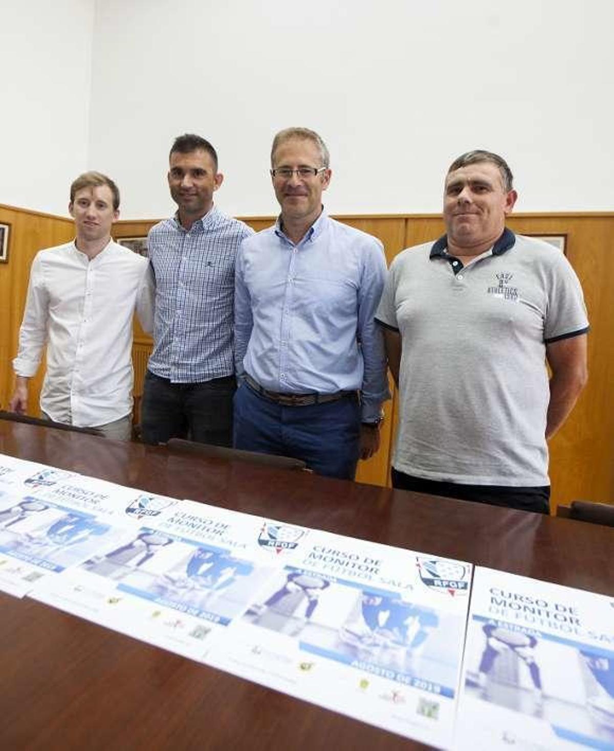 El curso se presentó ayer en el Ayuntamiento. // Bernabé/Cristina M. V.