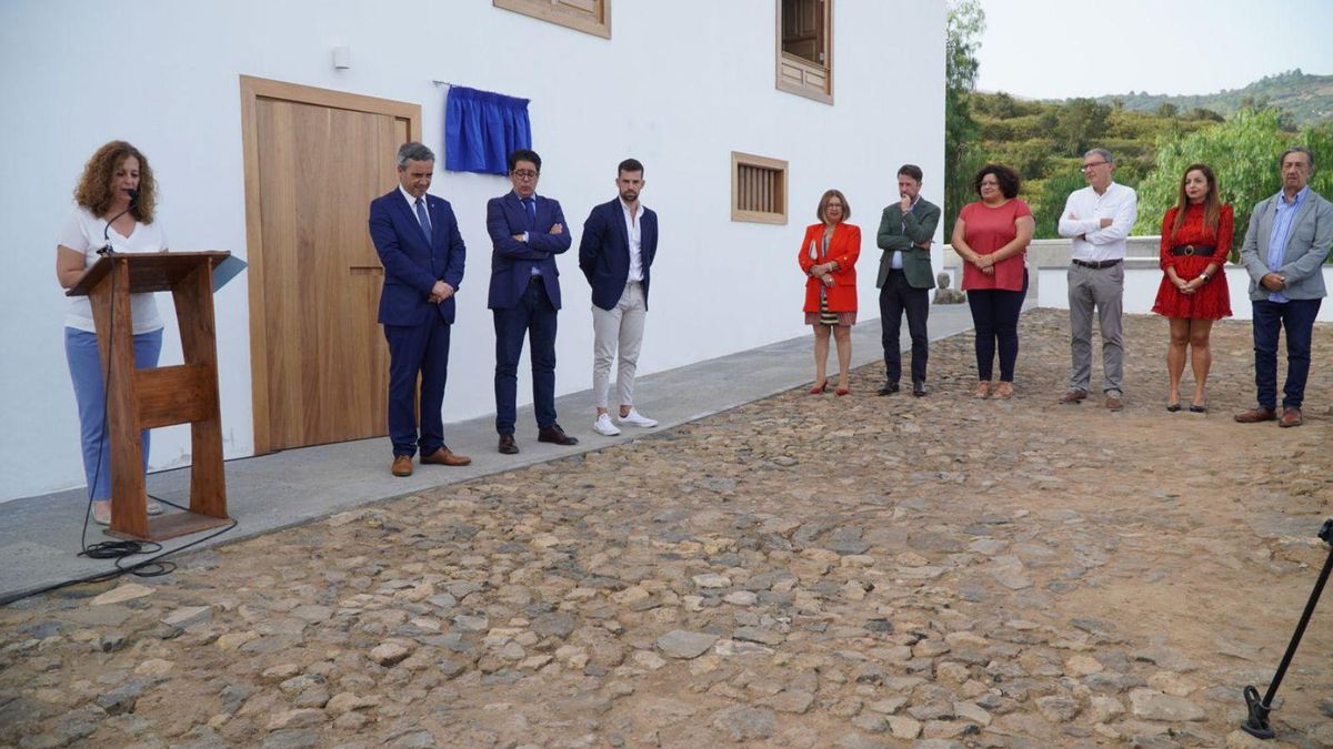 Rehabilitated the Casa Grande de Las Rosas.