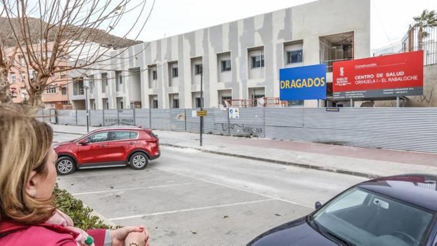 Imagen de ayer de las obras del centro de salud del Rabaloche en Orihuela.