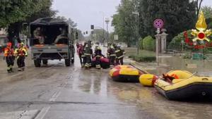 Cinco muertos, varios desaparecidos y miles de evacuados en inundaciones en Emilia Romaña