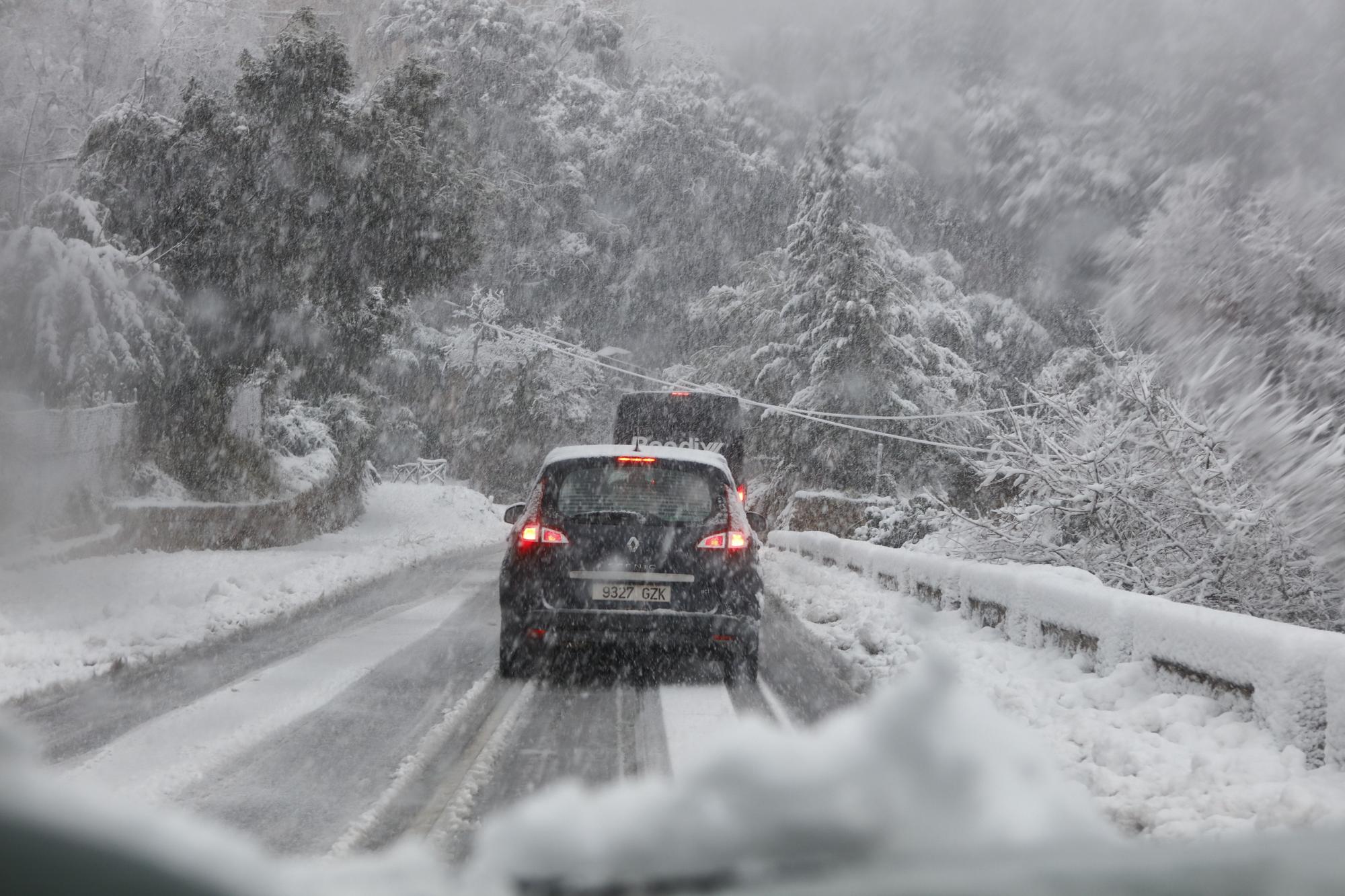 Malerisches Mallorca: Valldemossa im Schnee