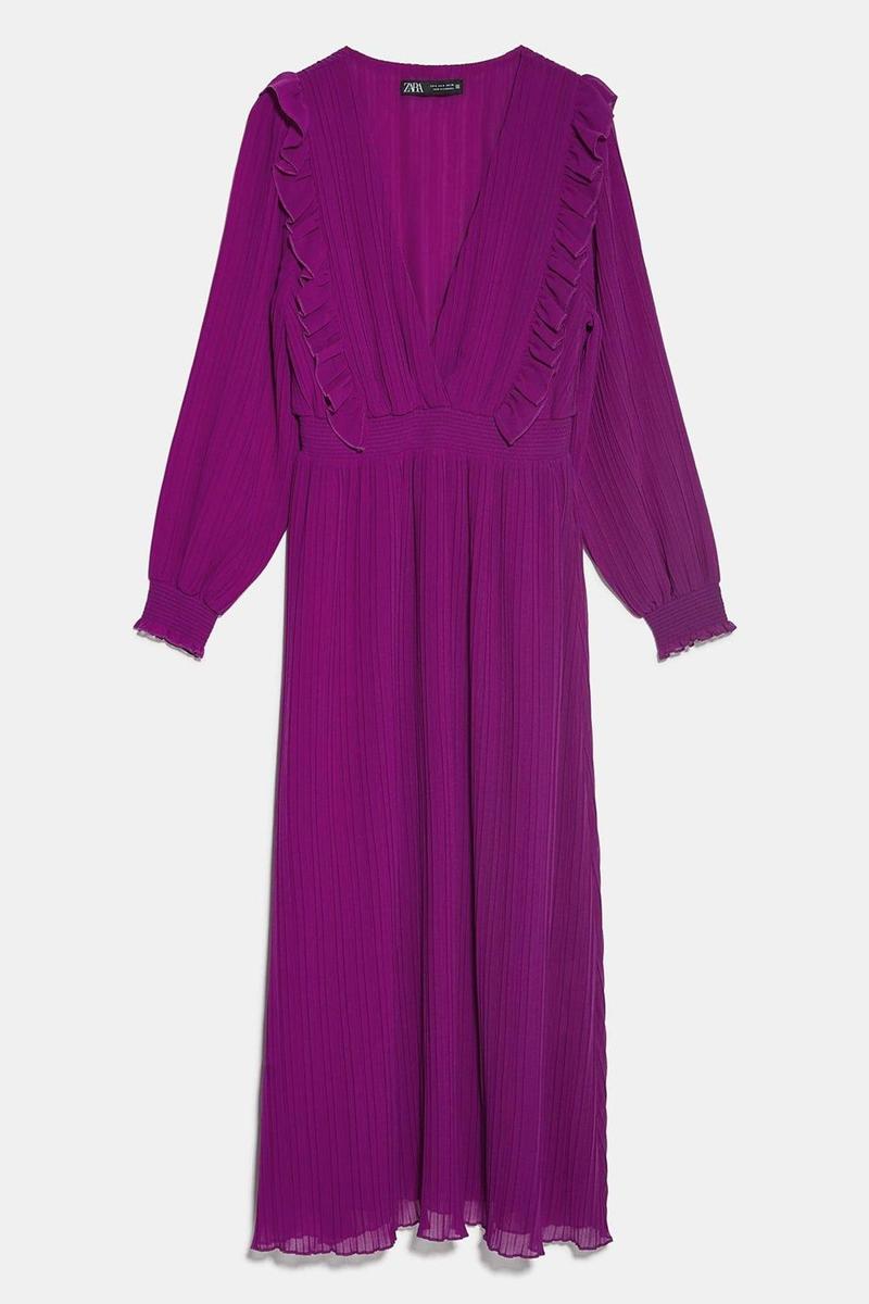 Maxivestido fucsia, de Zara (precio: 39,95 euros)