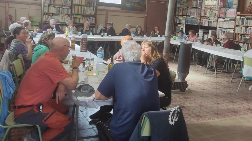 Tradicional calçotada de l’AV de les Cots, el Guix i la Pujada Roja