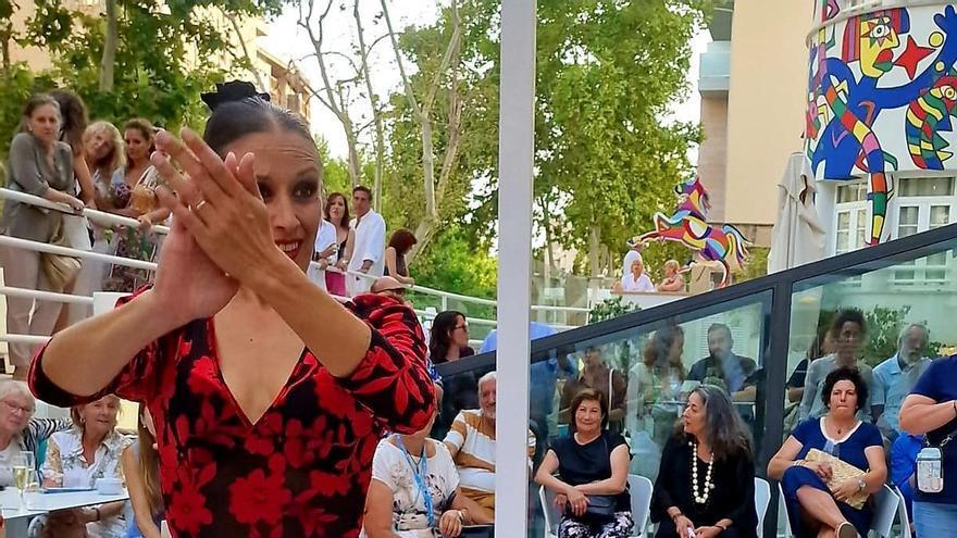 La Expo Raza triunfa en Palma mezclando pintura y flamenco
