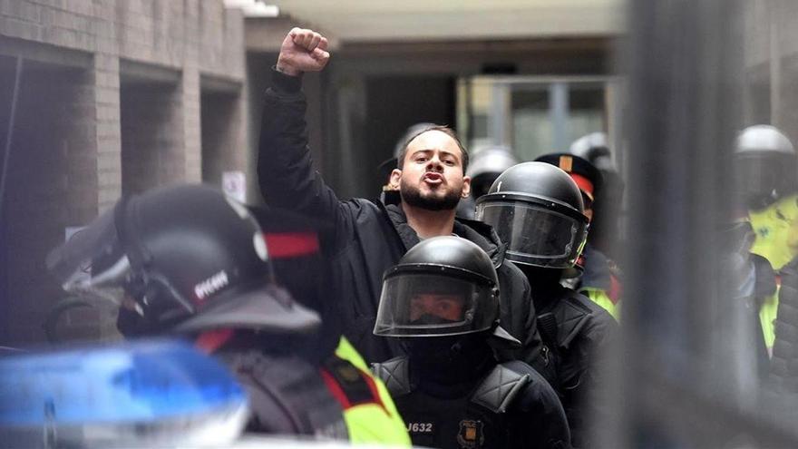 Detención de Pablo Hásel en la Universitat de Lleida.