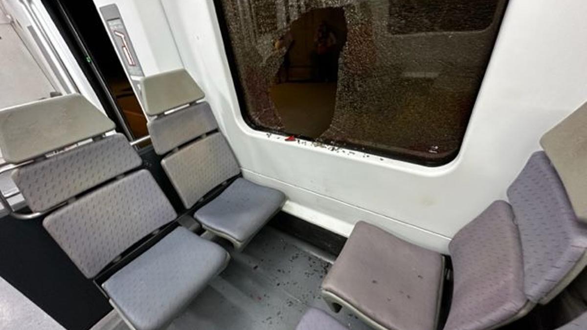 vandalismo en un tren de Rodalies en Santa Margarida i Els Monjos