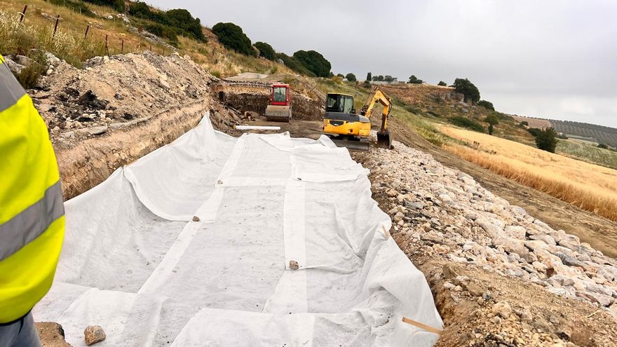 Invertirán 300.000 euros para reabrir al tráfico la carretera de Acinipo