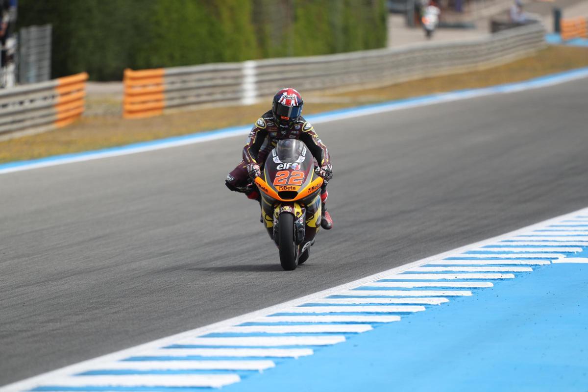 El británico Sam Lowes gana con autoridad por delante de Acosta y López.