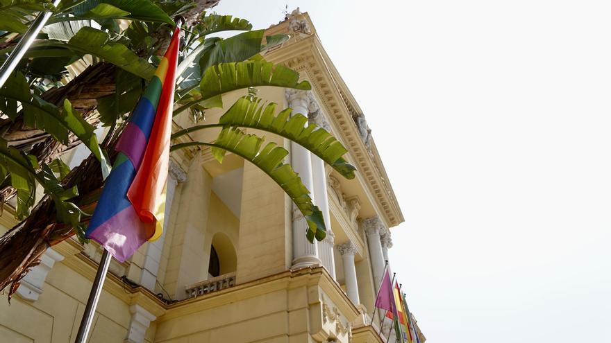 Vox vota en contra de una moción en defensa del colectivo LGTBI en el Ayuntamiento de Málaga