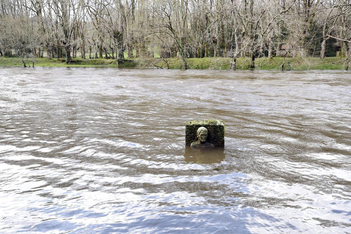 Monumento al pescador en el Área Recreativa de Chaián este domingo