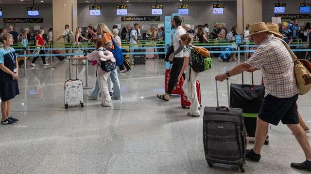 Los precios hoteleros subieron un 5% en junio, con una ocupación como la de 2023 | VICENT MARÍ